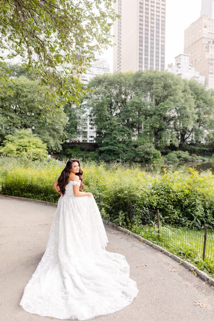 bride in Central park, posing inspiration, posing can look natural